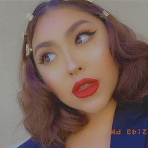 Meet your Posher, Demi